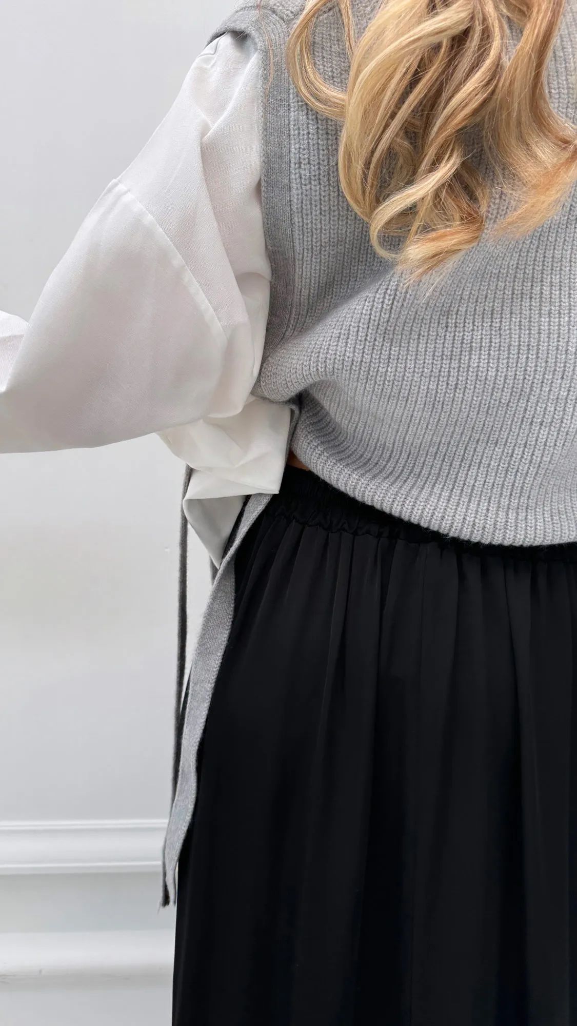 Jupe noire satinée taille élastique